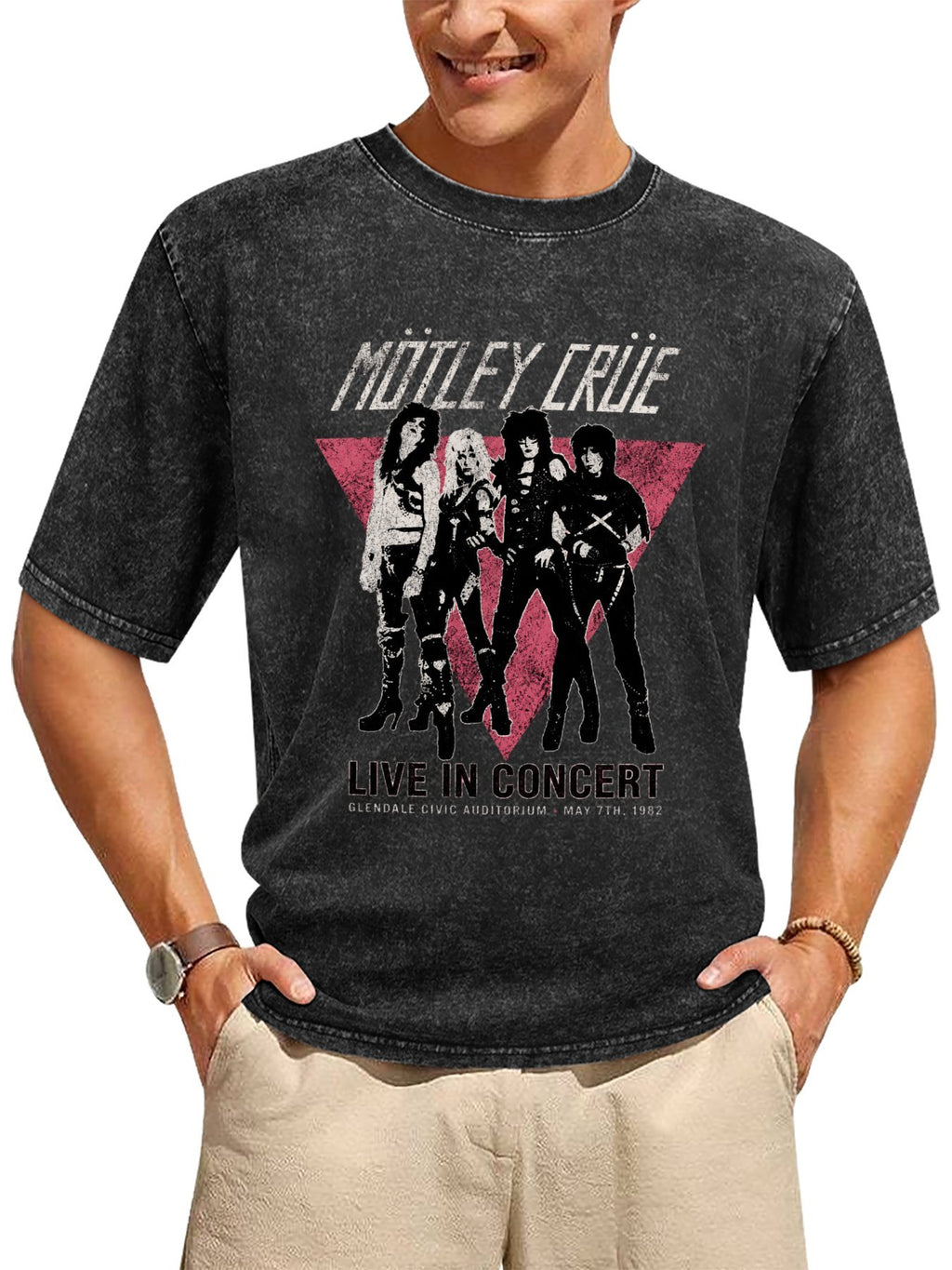 Mötley Crüe Live in Concert 1982 Graphic T-Shirt