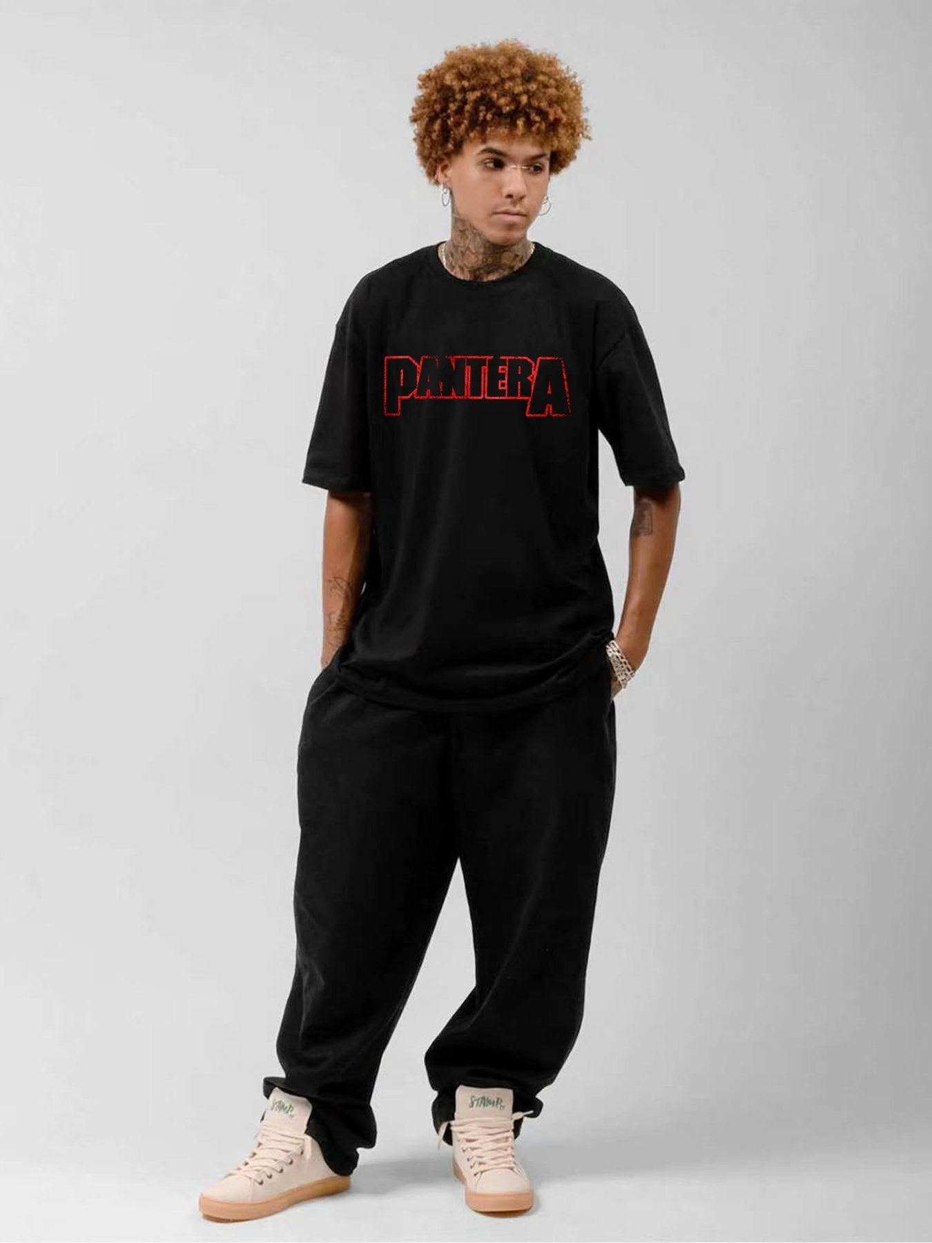 Pantera Red Outline Logo Graphic T-Shirt