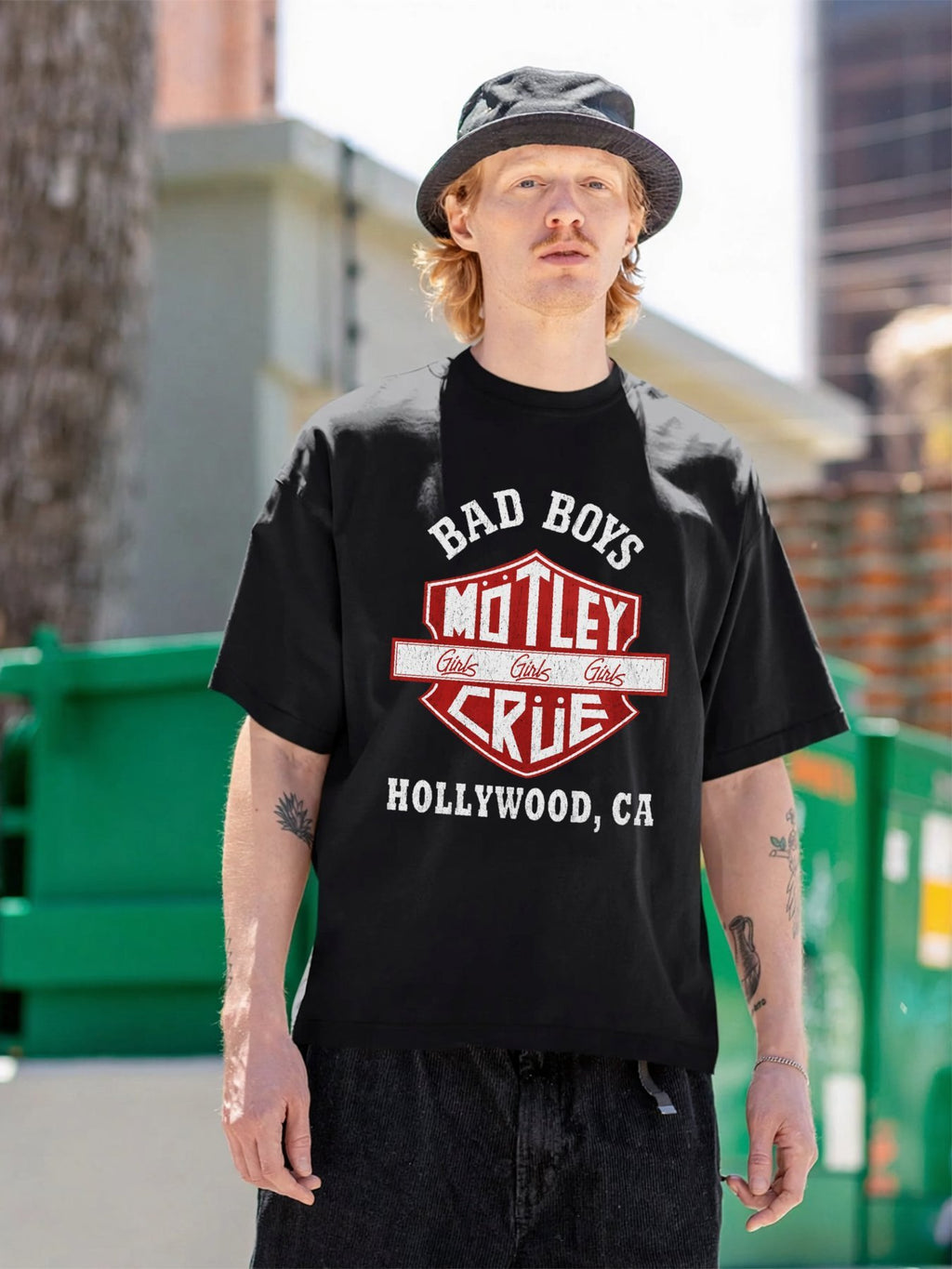Mötley Crüe “Bad Boys” Vintage Logo Graphic T-Shirt
