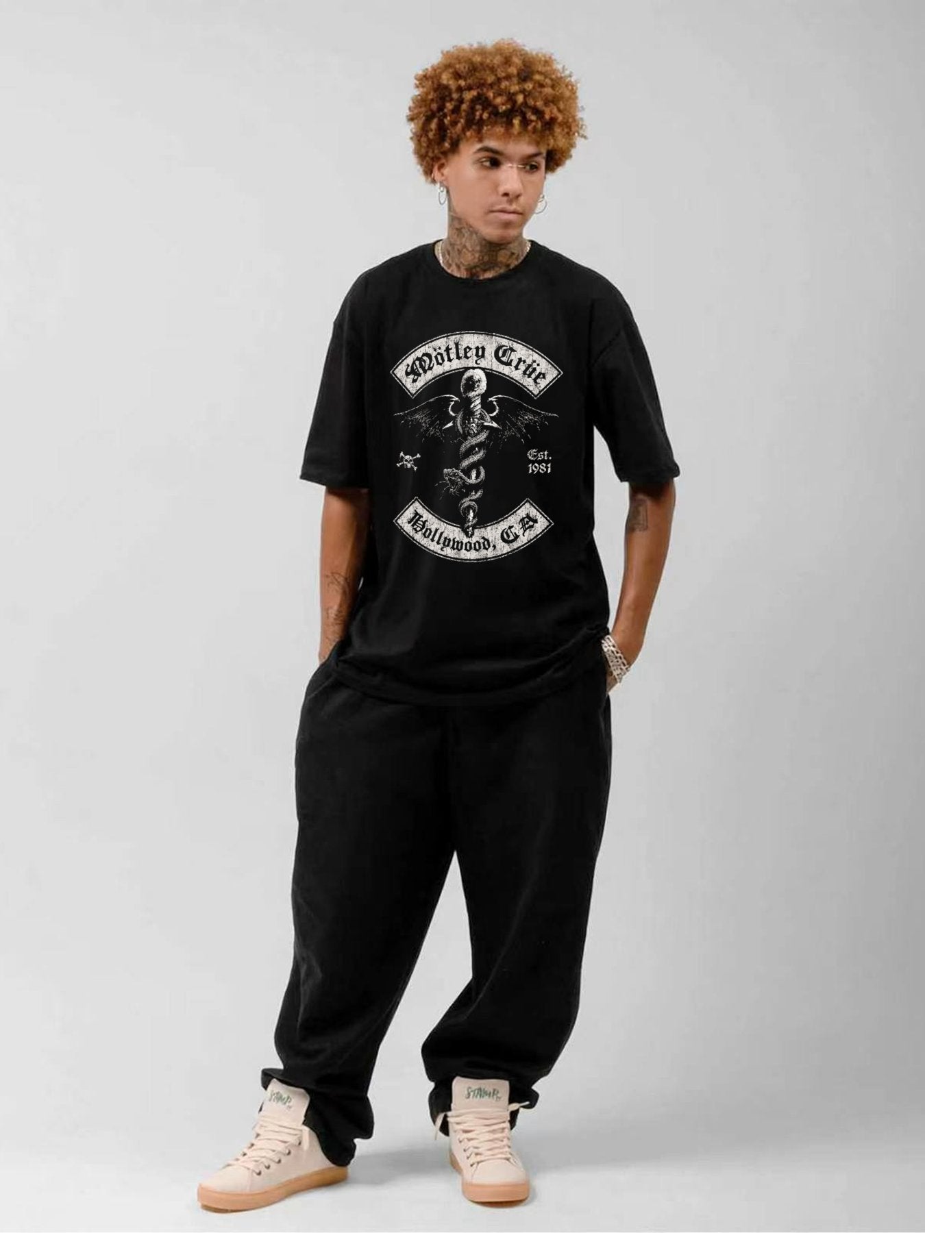Mötley Crüe Hollywood Winged Snake Graphic T-Shirt