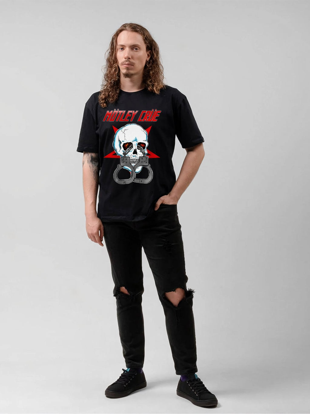 Mötley Crüe Skull Handcuffs Graphic T-Shirt