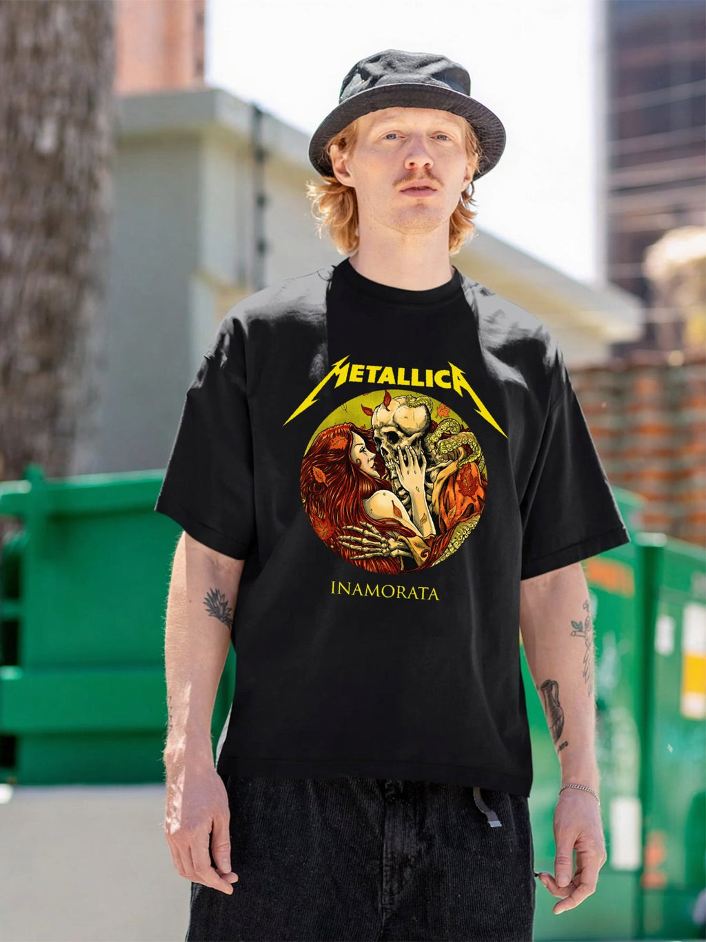 Metallica Inamorata Skull Romance Graphic T-Shirt