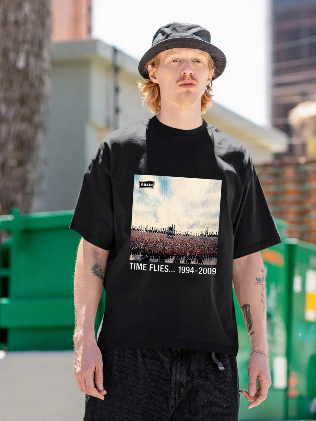 Oasis “Time Flies 1994-2009” Concert Crowd Graphic T-Shirt
