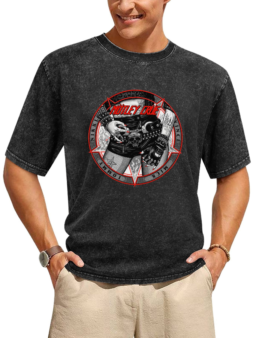 Mötley Crüe Rock Star Circle Graphic T-Shirt