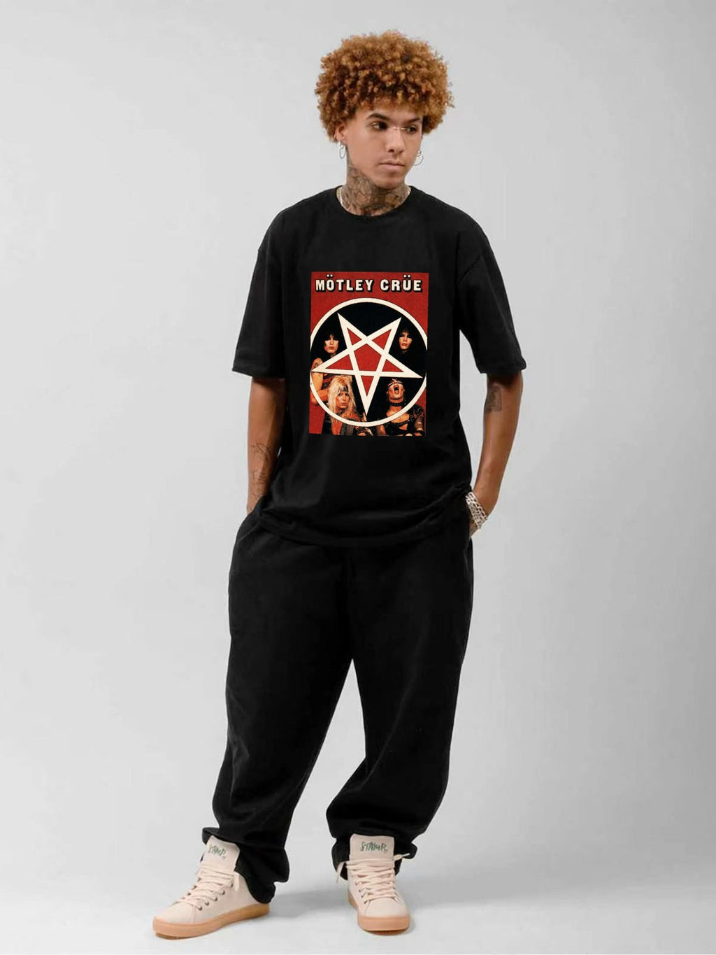 Mötley Crüe Band Portrait Pentagram Vintage Rock T-Shirt