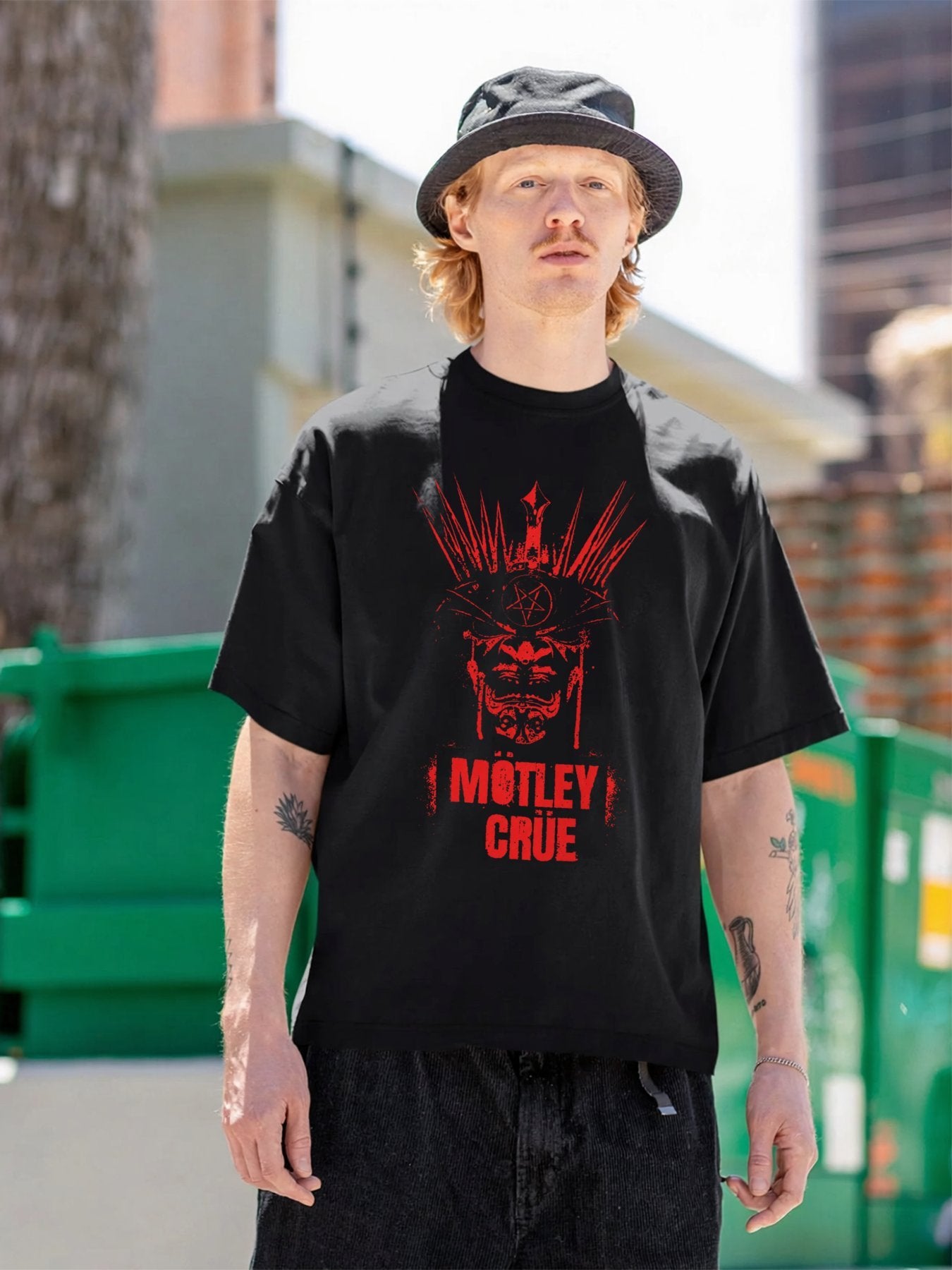 Mötley Crüe Red Demon Mask Graphic T-Shirt