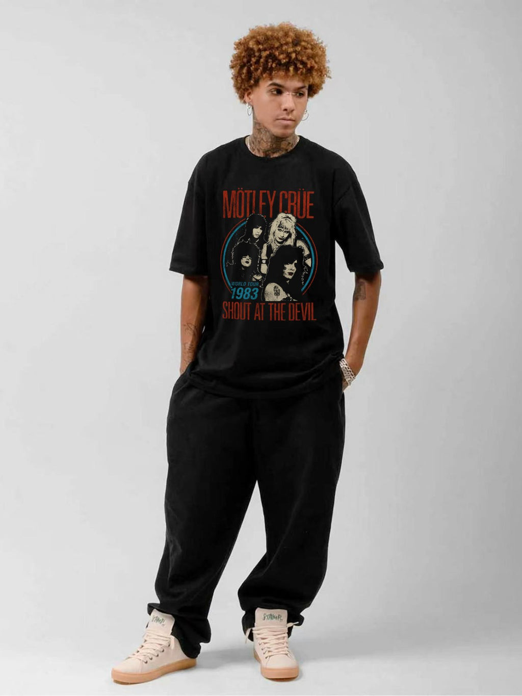 Mötley Crüe Shout At The Devil 1983 World Tour Graphic T-Shirt